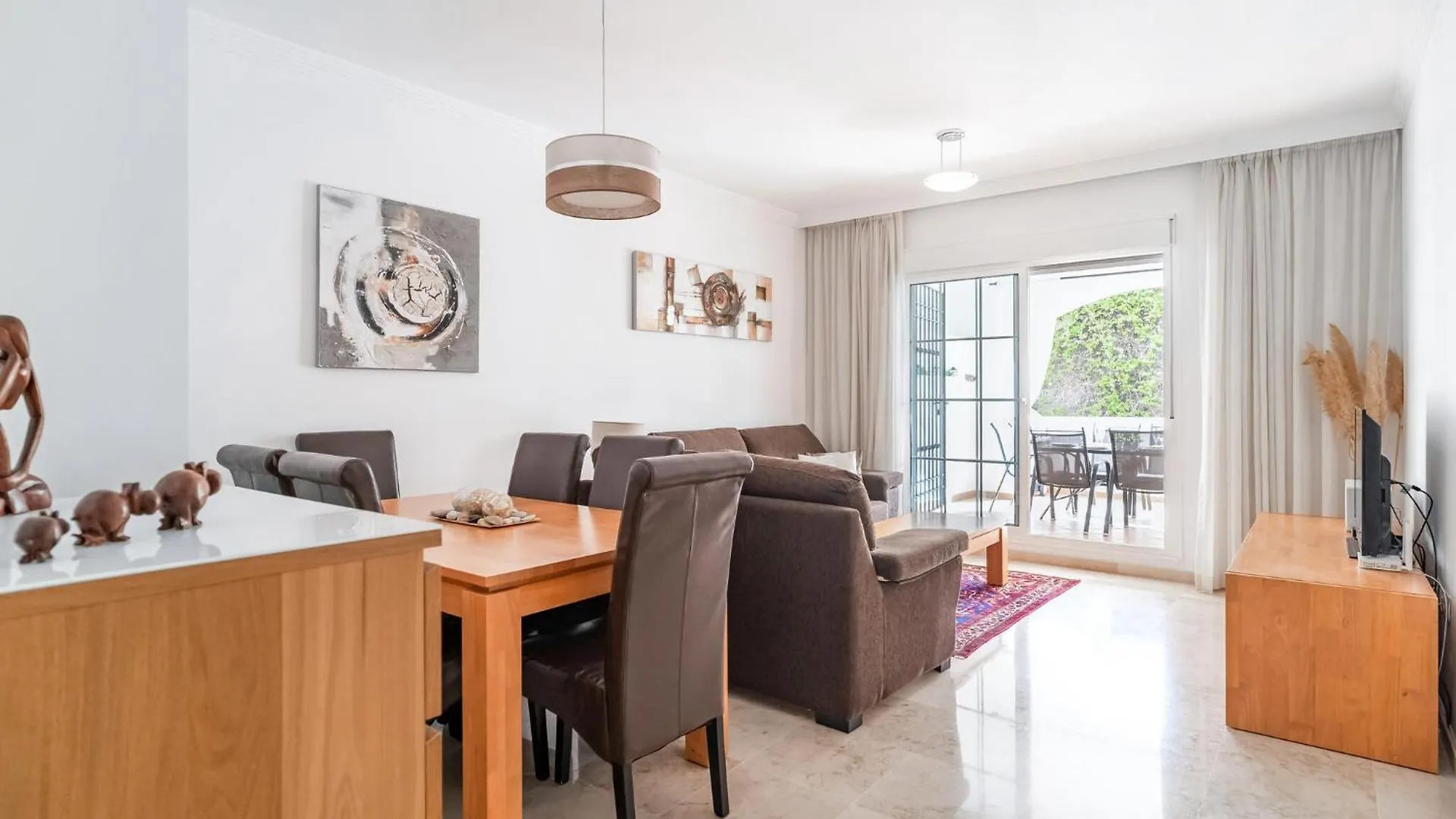 2 Bedroom Stunning Apartment In Sabinillas San Luis de Sabinillas