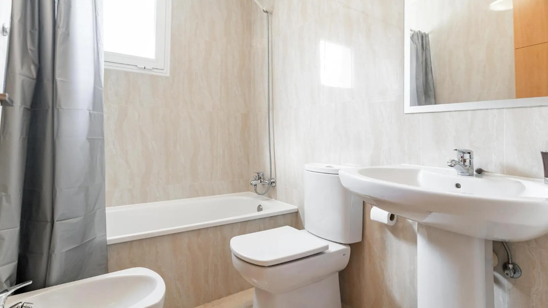 2 Bedroom Stunning Apartment In Sabinillas San Luis de Sabinillas