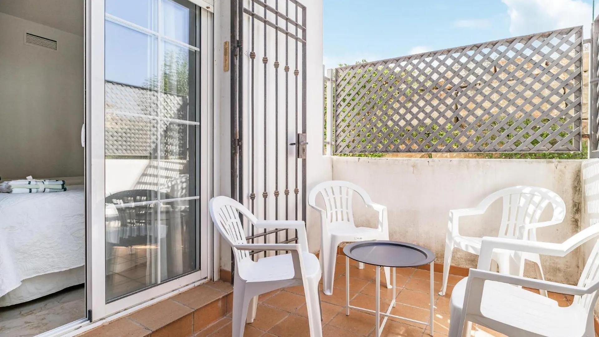 2 Bedroom Stunning Apartment In Sabinillas San Luis de Sabinillas